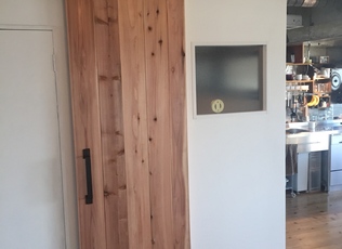 造作　引き戸　杉材